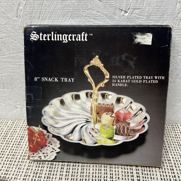 Vintage Sterlingcraft 8" Scalloped Silver-Plated Snack Dessert Nut Tray 24K Gold - Picture 5 of 5
